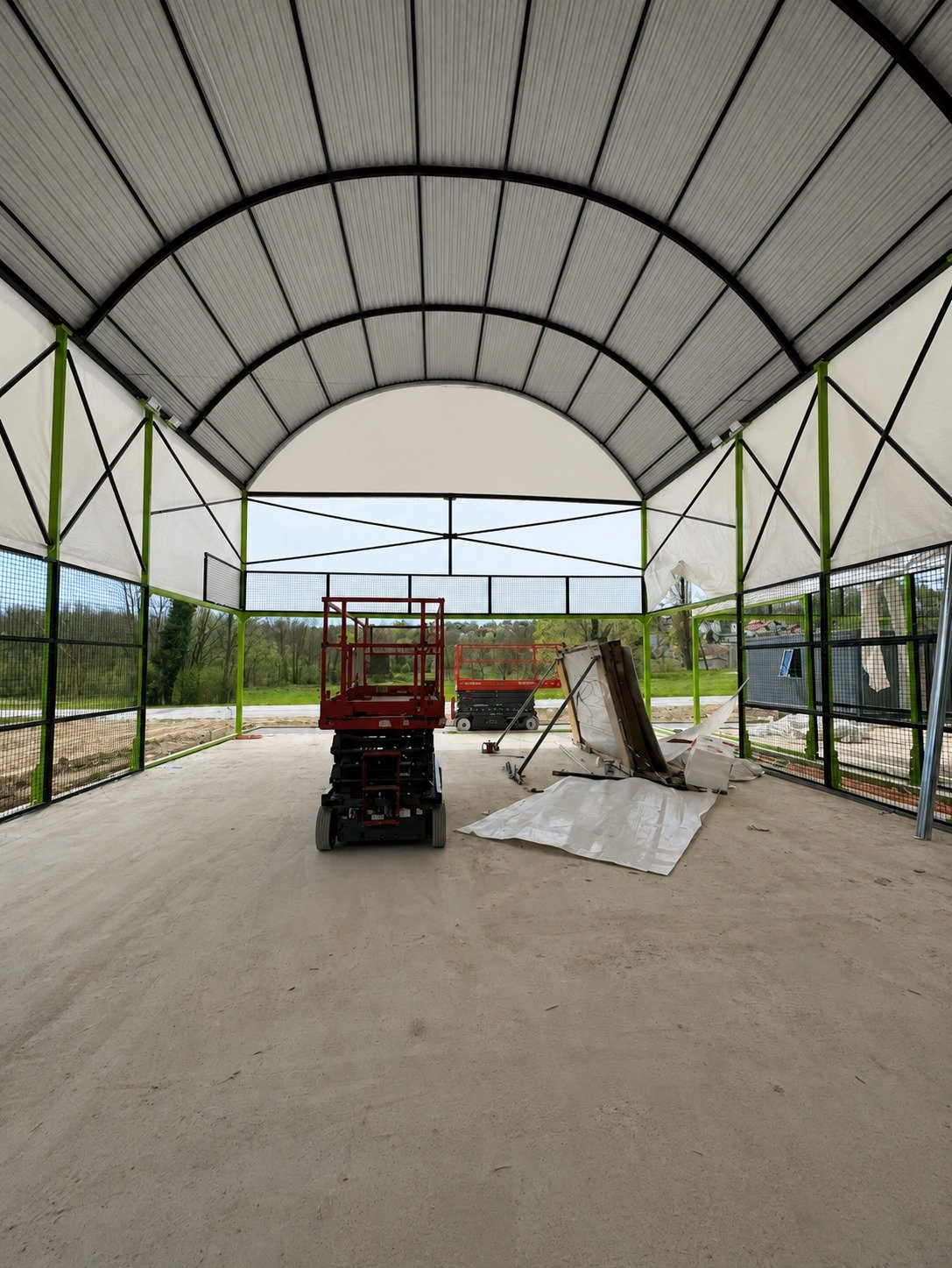 Cubierta para pista de pádel instalada por Solturf